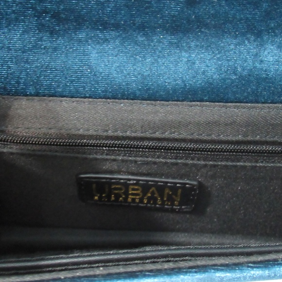 Urban Expressions 'Acadia' Teal Velvet Crossbody - Picture 6 of 6